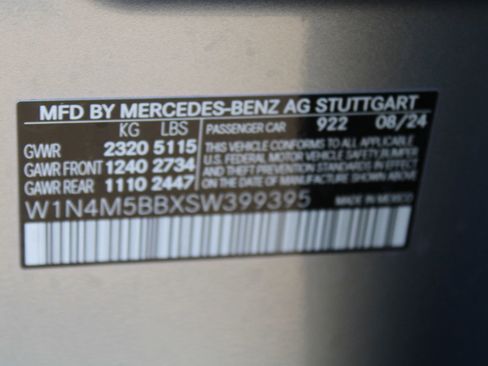 Certified 2025 Mercedes-Benz GLB 35 AMG 4MATIC image 25