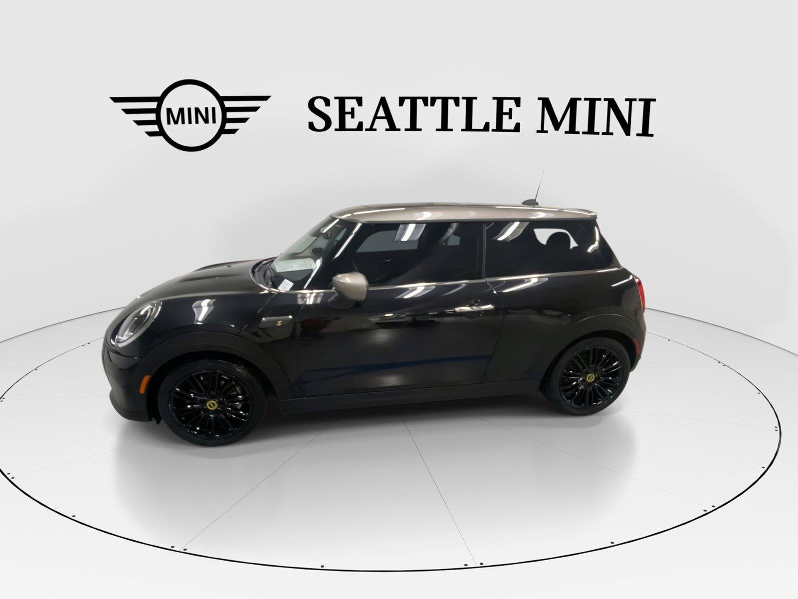 Used 2024 MINI Cooper SE FWD image 5
