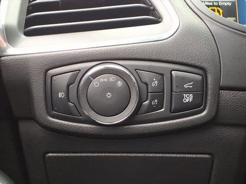 Used 2024 Ford Edge Titanium image 25