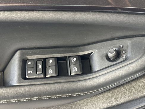 Used 2023 Jeep Grand Cherokee L Laredo image 15