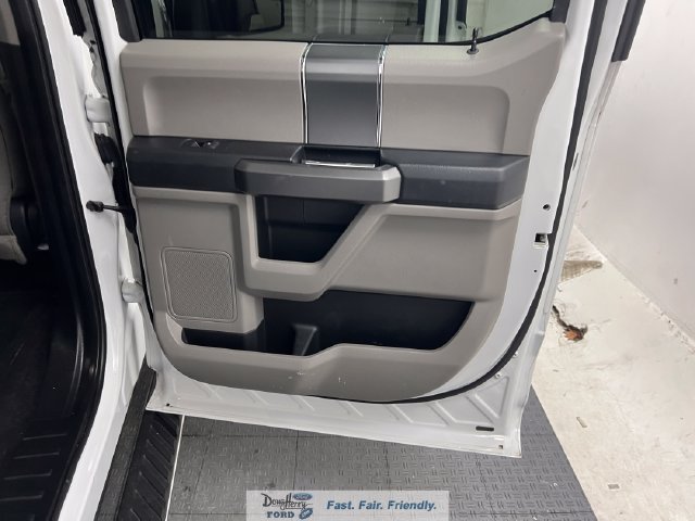 Used 2016 Ford F150 XLT w/ Equipment Group 301A Mid RWD image 38