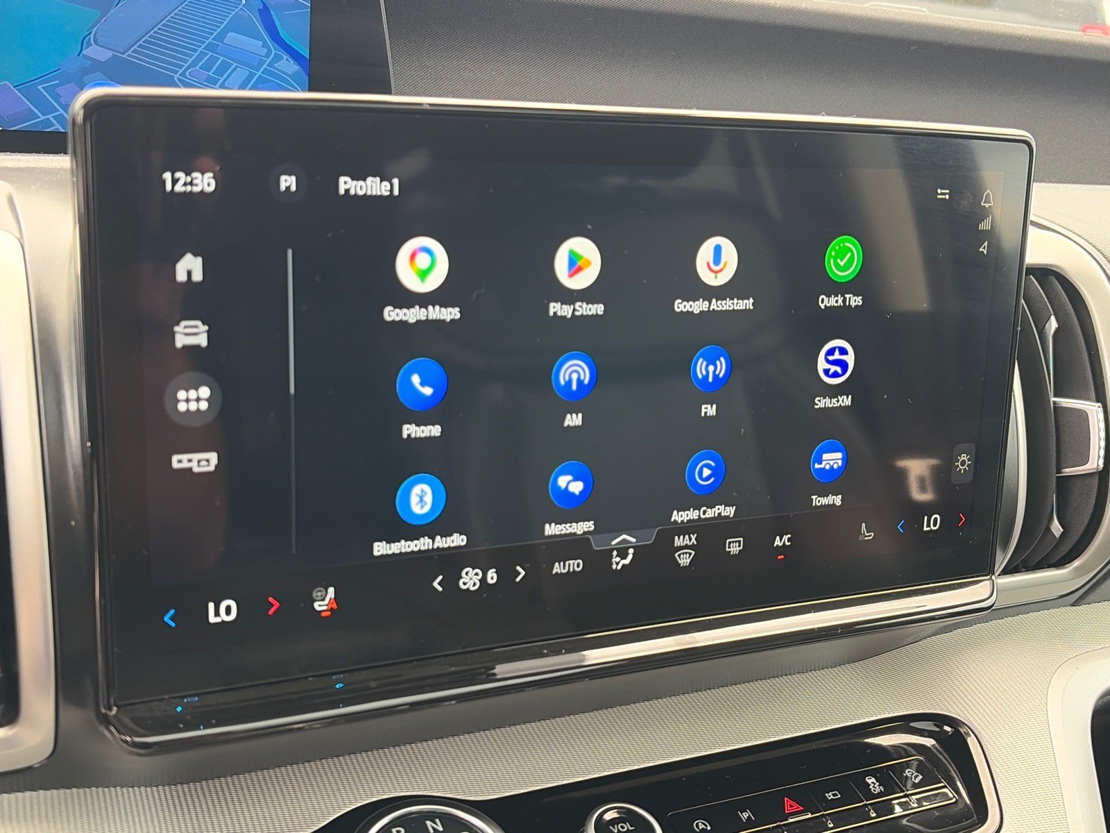 Certified 2025 Ford Expedition Active AWD/4WD image 15