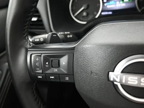 Used 2025 Nissan Rogue SV image 19