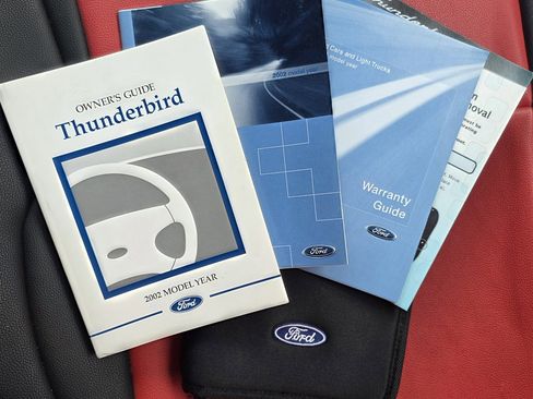 Used 2002 Ford Thunderbird image 25