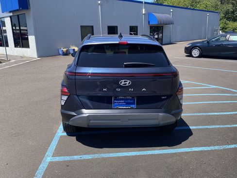 Certified 2025 Hyundai Kona Limited FWD image 4