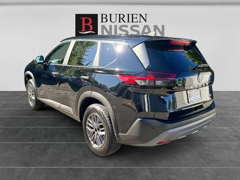 Used 2023 Nissan Rogue S AWD/4WD image 3