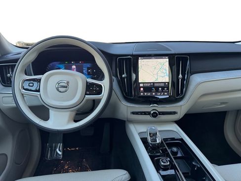 Certified 2024 Volvo XC60 B5 Ultimate w/ Protection Package Premier AWD/4WD image 28