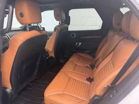 Used 2018 Land Rover Discovery HSE AWD/4WD image 22