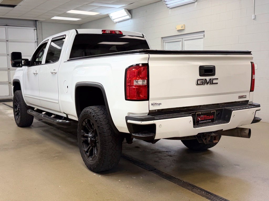 Used 2018 GMC Sierra 2500 SLT w/ Duramax Plus Package AWD/4WD image 9