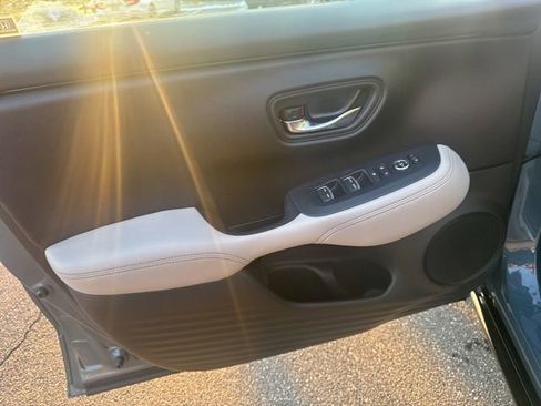 Used 2023 Honda HR-V EX-L image 19