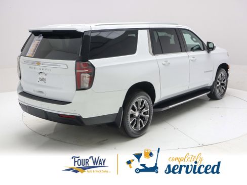 Used 2023 Chevrolet Suburban LS w/ Driver Alert Package AWD/4WD image 4