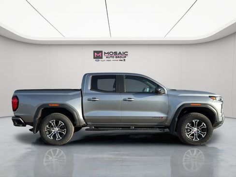 Used 2024 GMC Canyon AT4 w/ Technology Package image 10