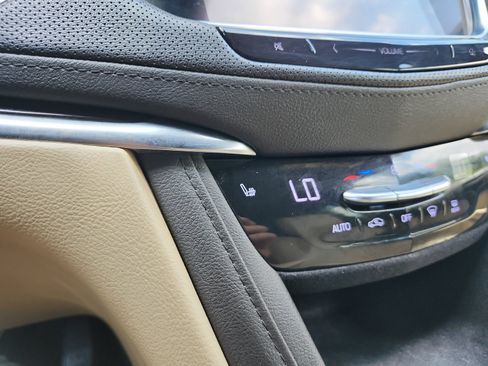Used 2019 Cadillac XT5 AWD image 20