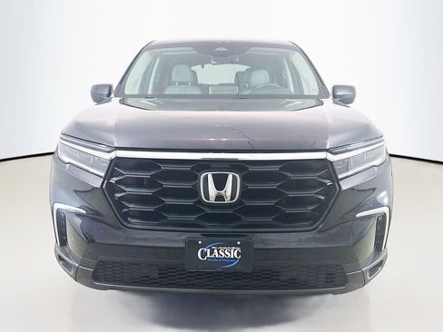Used 2023 Honda Pilot LX image 2