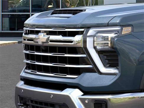 New 2026 Chevrolet Silverado 2500 LTZ w/ LTZ Premium Package image 13