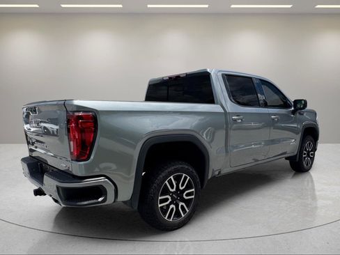Used 2024 GMC Sierra 1500 AT4 w/ Technology Package AWD/4WD image 5