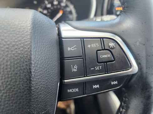 Used 2020 Toyota Highlander XLE image 36