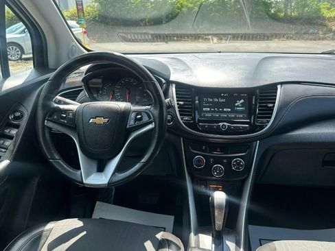 Used 2017 Chevrolet Trax LT w/ LT Convenience Package image 26