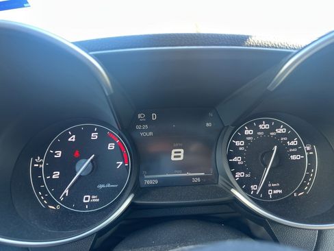 Used 2017 Alfa Romeo Giulia Ti image 9