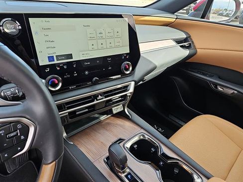 Used 2025 Lexus RX 350 Luxury image 18