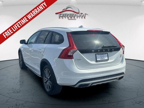 Used 2017 Volvo V60 T5 Cross Country Platinum AWD/4WD image 5