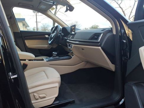 Used 2023 Audi Q5 2.0T Premium w/ Convenience Package image 11