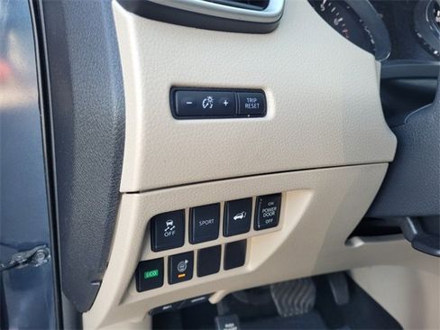 Used 2016 Nissan Rogue SL w/ SL Premium Package image 23