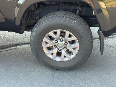 Used 2016 Toyota Tacoma SR5 w/ SR5 Appearance Package (DN) AWD/4WD image 9