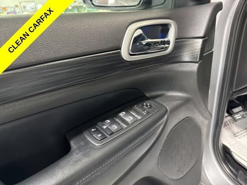 Used 2020 Jeep Grand Cherokee Altitude AWD/4WD image 13