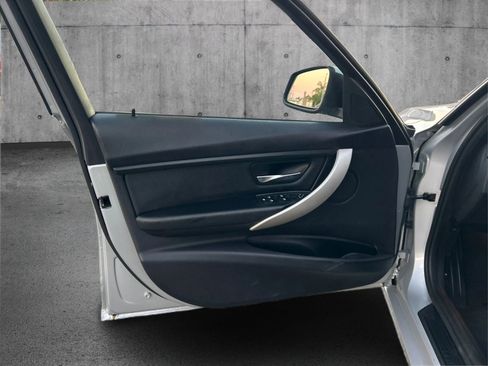 Used 2014 BMW 320i Sedan image 20