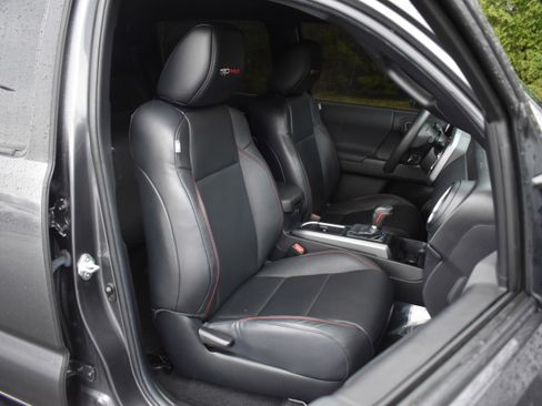 Used 2022 Toyota Tacoma TRD Pro image 32