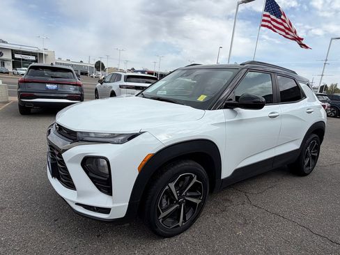 Used 2022 Chevrolet TrailBlazer RS w/ Technology Package image 3