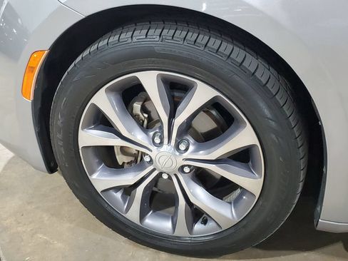 Used 2017 Chrysler Pacifica Limited FWD image 41