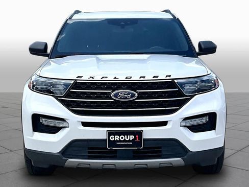 Used 2020 Ford Explorer XLT w/ Equipment Group 202A RWD image 4