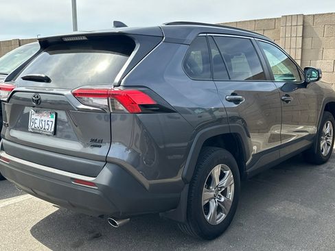 Used 2022 Toyota RAV4 XLE w/ XLE Grade Weather Package image 5