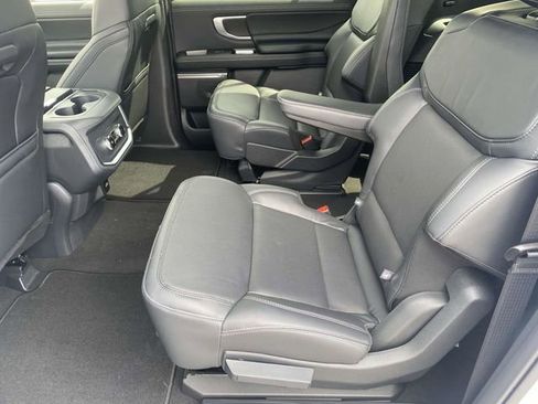 New 2025 Ford Expedition Max Platinum w/ Stealth Appearance Package image 11