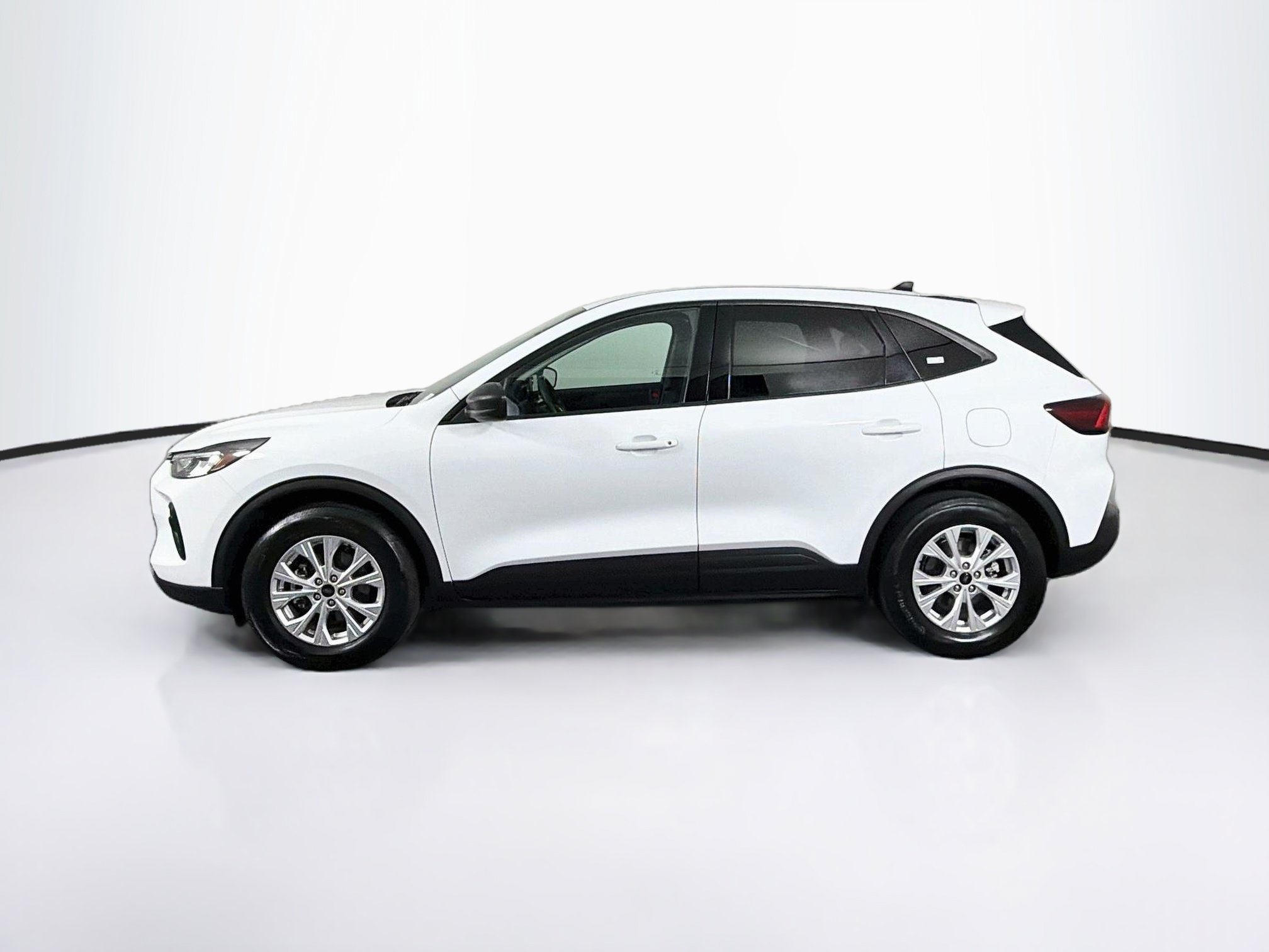 Used 2025 Ford Escape Active AWD/4WD image 4