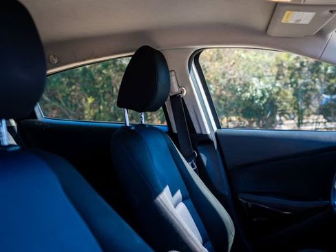 Used 2017 Toyota Yaris iA image 9