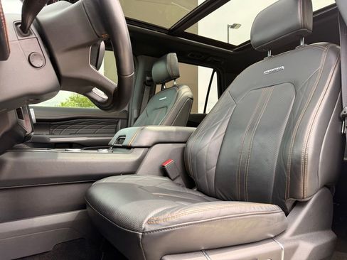Used 2022 Ford Expedition Platinum AWD/4WD image 31