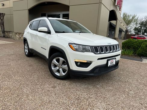 Used 2019 Jeep Compass Latitude w/ Popular Equipment Group image 1