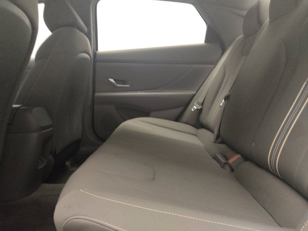 Used 2024 Hyundai Elantra SEL FWD image 18