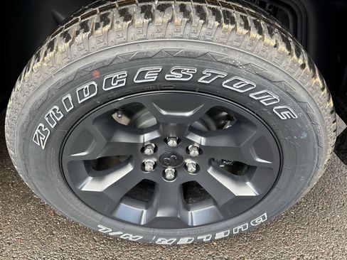 New 2026 RAM 1500 Express AWD/4WD image 4