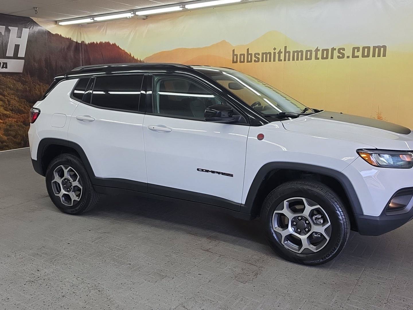 Used 2022 Jeep Compass Trailhawk w/ Trailhawk Convenience Group AWD/4WD image 20