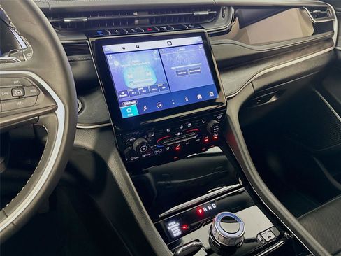 Used 2022 Jeep Grand Cherokee Limited 4xe w/ Luxury Tech Group II image 8