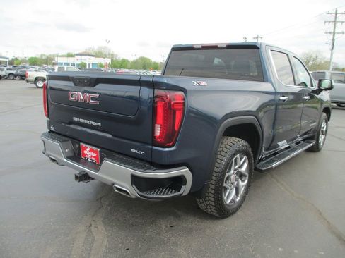 Used 2022 GMC Sierra 1500 SLT w/ SLT Premium Package image 6