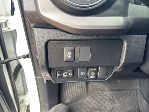 Used 2023 Toyota Tacoma TRD Off-Road image 20