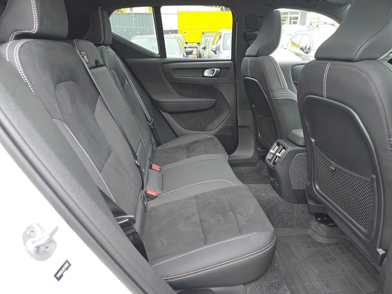 Used 2024 Volvo XC40 Recharge Plus w/ Protection Package Premier AWD/4WD image 13
