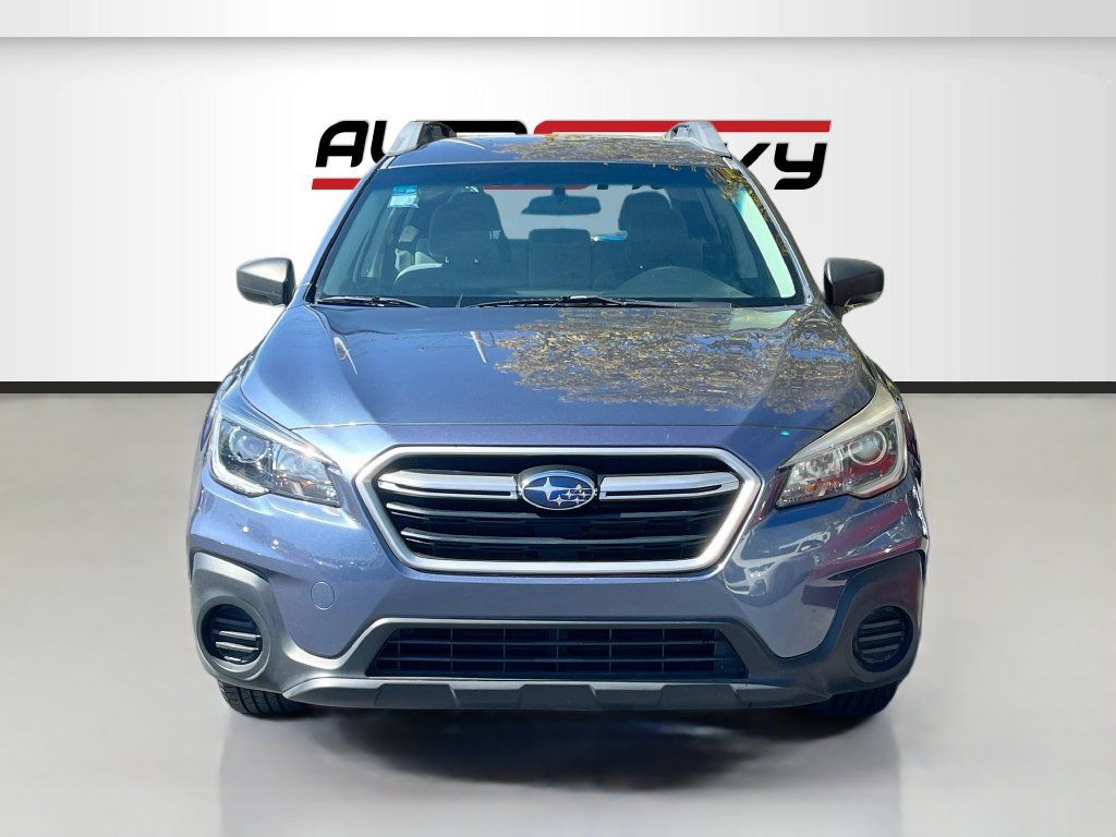 Used 2018 Subaru Outback 2.5i AWD/4WD image 2