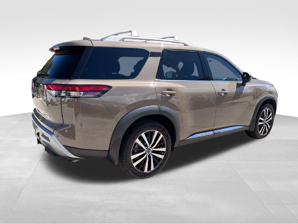 Used 2024 Nissan Pathfinder Platinum FWD image 8