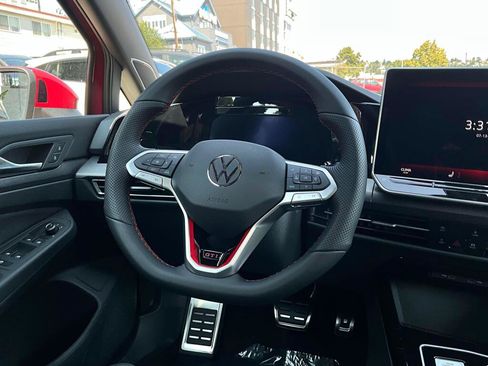 New 2026 Volkswagen GTI SE FWD image 19
